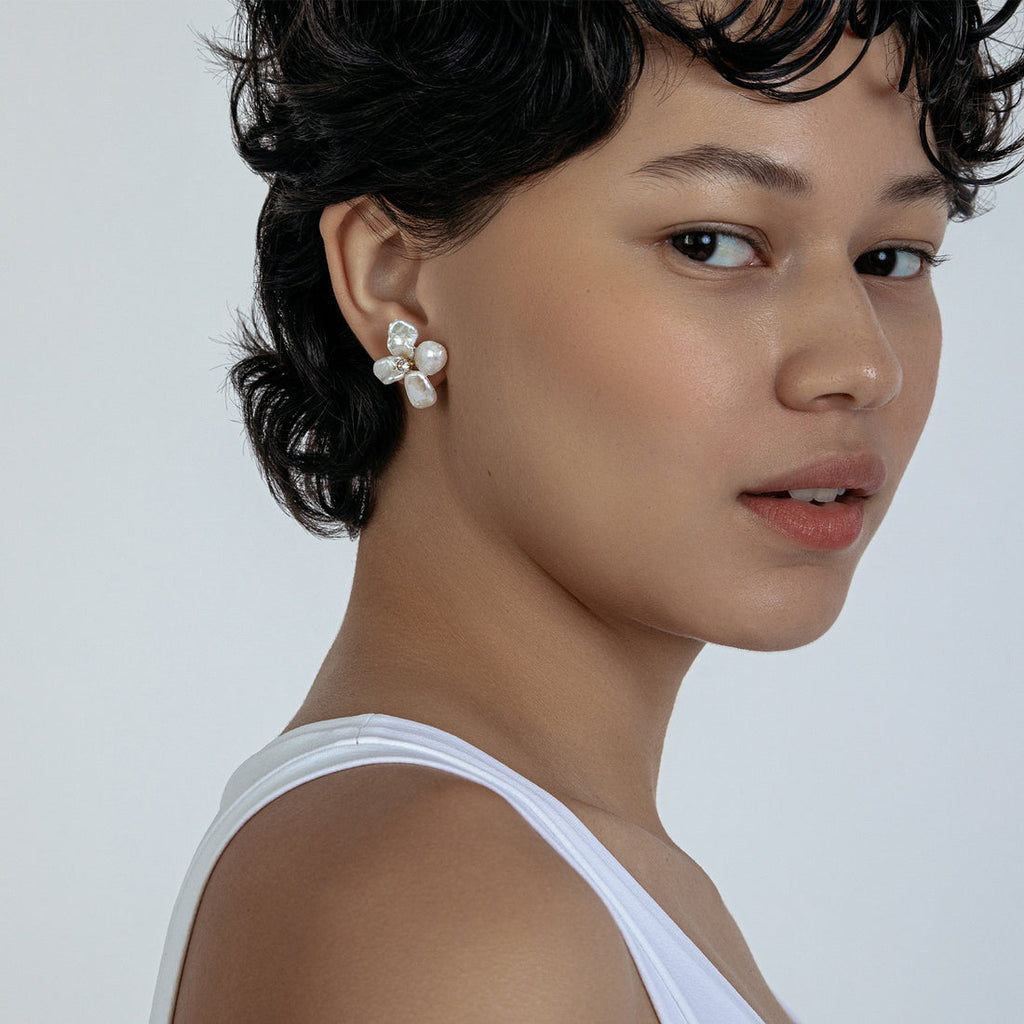 Flower Pearl Earrings in Ivory